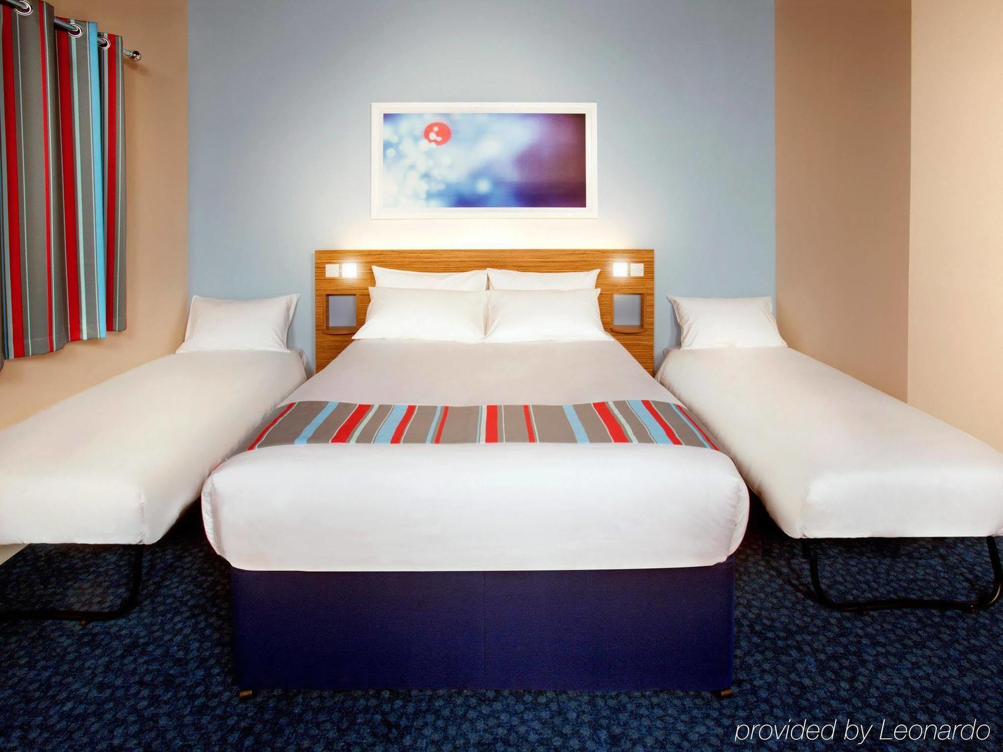 Travelodge Guildford Esterno foto